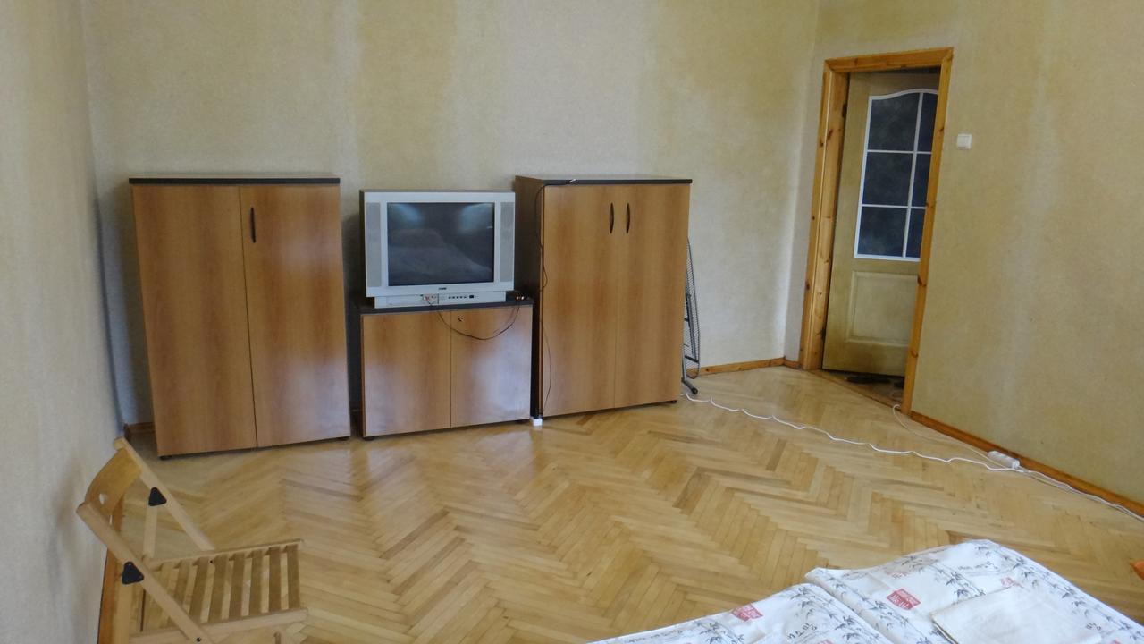 Apartment Near The Central Railway Station Київ Екстер'єр фото